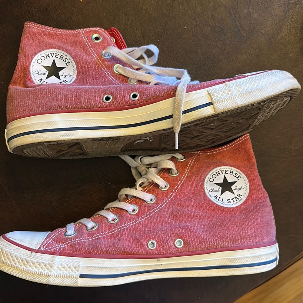 Red converse chuck taylor high tops 9.5